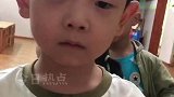 老师提问学生关于祖国的知识，爱国教育从娃娃抓起
