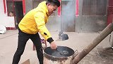 鞭炮放到爽，全家逛庙会，单身狗还要这样做，农村过年超有趣