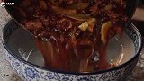 久了没吃想得很,德哥买牛肉用宽粉和火锅底料,做牛肉火锅粉解馋