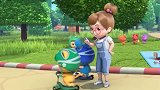 百变校巴：小可爱们玩滑板车，真是开心，但是安全第一