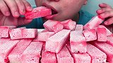 吃冰冻西瓜长条,听沙沙沙的声音!