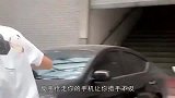 靓妹真是太调皮了，把我笑的肚子都疼！