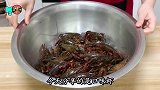 难怪夜宵店的口味虾那么好吃？从洗到做都有诀窍，配方毫无保留
