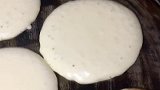 面粉2.8两鸡蛋2个酸奶140克糖40克泡打粉5克