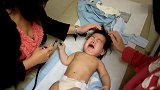 6个月宝宝体检的过程实录，哭的那叫一个惨烈！