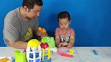 亲子互动捏彩泥，小妹巧手做彩面！