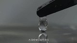 水滴能被切成两半吗老外用刀片实验，不可思议的现象发生了！