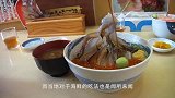 日本大厨处理鳗鱼，鳗鱼刚想反咬就被“爆头”，趁着没死切成刺身