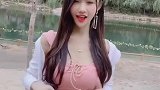 美女小姐姐穿搭有范，户外尬舞精彩好看，值得赞！