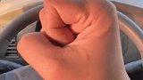 当初跟着我共苦的那个女孩为什么不能再等等，这荣华富贵本该是属于你的！
