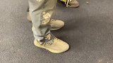 【鞋圈儿】钟爱大地色！侃爷上脚全新配色Yeezy QNTM