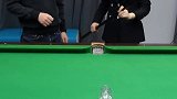 捅瓶口可以练习出杆吗？你练过这个吗？台球 斯诺克 新锐台球