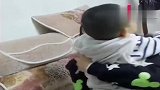 只要姐姐一哭，他就这样哄姐姐，这绝对是真爱啊