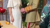 女演员表情不到位重来好几遍，男主不够帅，所以不情愿