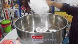 将金箔放进棉花糖机中，能做出纯金棉花糖吗？咬一口是什么味道？