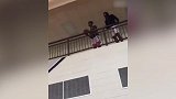 来自二楼的助攻！平筐暴力扣篮引燃全场