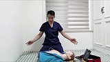 面对心跳骤停心肺复苏 保障血液的流动，AED 电击除颤重启心脏。体外除颤仪不断普及，这个视频说说怎么用