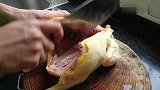 客家独特的水蒸鸡，告诉你详细配方与做法，铁头偷吃表情太可爱了