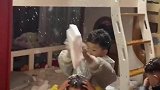 家里遭遇人工降雪