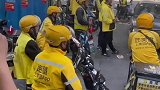 您的外卖正在看热闹的路上