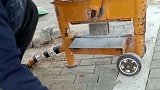 果然劳动人民的智慧是无穷的，就大爷发明的这机器，工地老板都抢着买！