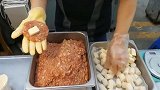 韩国街头美食芝士肉丸，里面放上几块芝士，能不好吃吗？