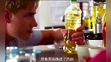 这情侣相爱相杀，真是又甜又搞笑情侣