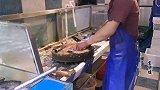 小厨教你居家做“紫苏炖鱼”，做法简单，一学就会，下酒又下饭