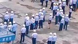 现在知道一个农民工养活多少人了吧