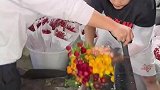老板对不达标的鲜花零容忍，切之前能先给我几朵吗