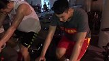 CBA-1718赛季-动感单车房苦练！翟晓川邹雨宸结伴做恢复训练-新闻
