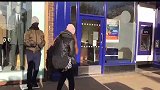 街头恶作剧，假扮人体模型恶搞路人，路人防不胜防