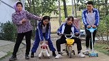 傻妞和小伙伴比赛骑车，没想到傻妞耍赖输了，真是太搞笑了