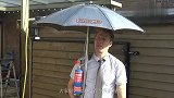 外国牛人自制“铁伞”，下雨不愁还能烤肉！遮风挡雨都是小意思