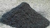 农村不起眼的草木灰，不少人家都有吧？大有用处，千万别随便扔