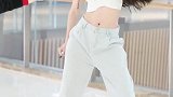听说女生的腰是夺命的刀，你们觉得呢