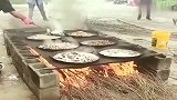 小伙娶了洋媳妇回来，大厨一人炒六锅菜，不愧是厨神