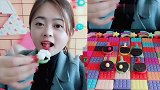 小可爱闺蜜直播吃自制巧克力，一口下去很过瘾，是我向往的生活