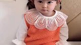 恬宝向妈妈打小报告，阿姨不让她看小猪佩奇，看把她委屈的