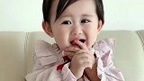 看宝宝嘟嘴卖萌的样子，真是太招人喜欢了！你喜欢吗