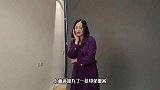 钟丽缇现身机场，穿黑色衬衫配短裤秀身材，有肉也好看