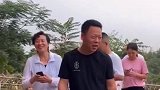 开始以为铜人是假的，怎料下一秒小朋友的动作亮了，全场爆笑！