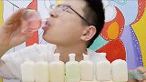 美食吃货，眼镜哥吃手工蜡瓶糖，创意造型有趣味，果汁甜蜜超好喝