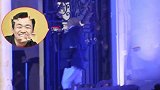 王宝强独自现身前妻马蓉家，包裹严实开心看望儿子