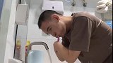 扫雷英雄杜富国聆听国庆阅兵：虽然我看不见 但是非常自豪