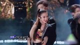 张欣尧孟美岐舞台互动好撩