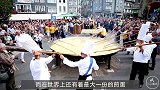 全球最大的煎蛋 ，放了3255个鸡蛋，一份足够让全村人吃撑！