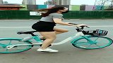 为了一个女孩骑自行车，会如此开心？