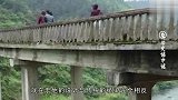 中国一座桥梁“奇景”，桥体悬空30年不倒，设计师只是初中毕业
