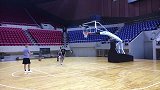篮球-17年-杜兰特独自一人球馆加练 三分8中7手感火热-新闻